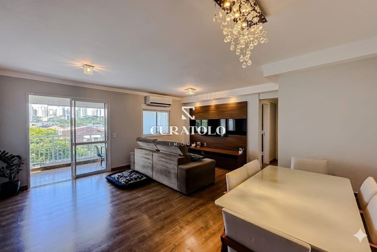 Apartamento à venda com 83 m², 2 quartos, varanda e 2 vagas na Mooca, São Paulo.