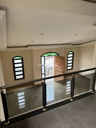 Casa à venda com 300 m², 4 quartos e 2 vagas na Mooca, São Paulo.