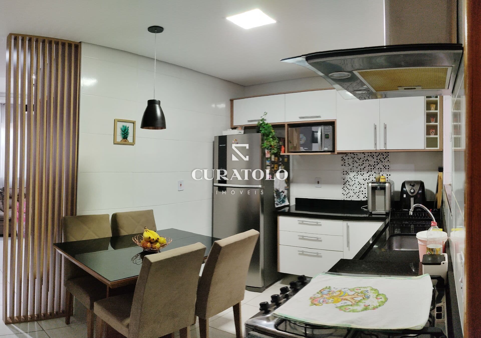 Ótima oportunidade para seu novo e belíssimo lar na Penha! Sobrado de 60 m2 com 2 dormitórios, pronto para morar e ótima localização!