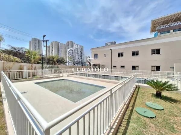 Conheça esse lindo apartamento pronto na Barra Funda, a 750 mts do Metrô Barra Funda, de 43 m², com 2 quartos e varanda, é perfeito para você e sua família.