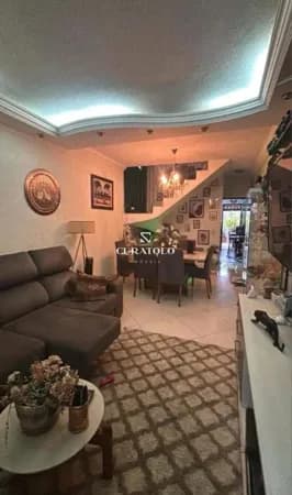 Casa Sobrado à venda no bairro do Jardim Vila Formosa, com 3 quartos, 2 vagas e quintal com área gourmet