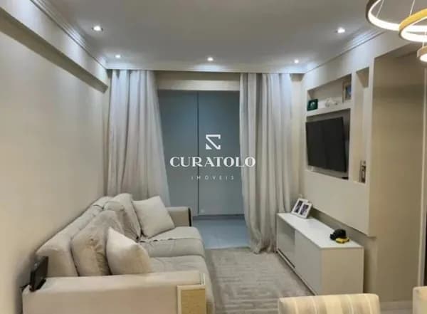 Apartamento à venda com 69 m², 3 quartos, vaga e varanda no Tatuapé, São Paulo.