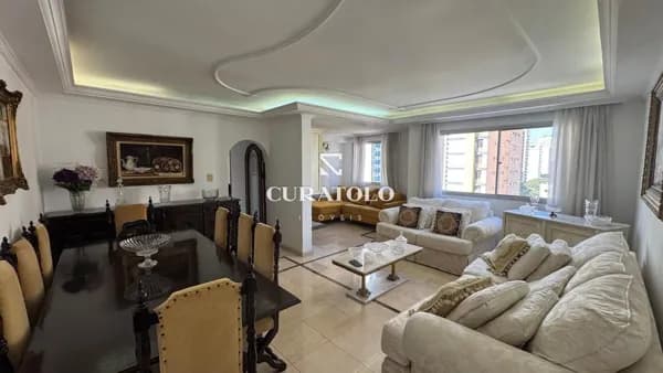 Apartamento à venda de 2 quartos, em Moema, São Paulo.