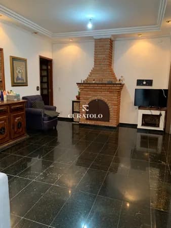 Casa térrea à venda no bairro da Vila Matilde, com 3 quartos, 2 vagas, churrasqueira e edícula