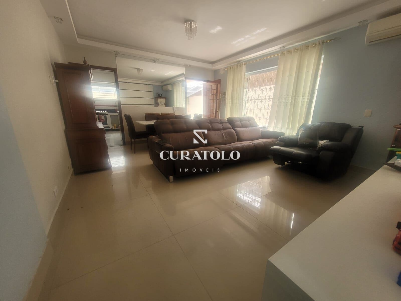Venha conhecer a casa ideal no Tatuapé: linda casa com 400 m², 4 quartos e 3 vagas, área gourmet com churrasqueira e piscina