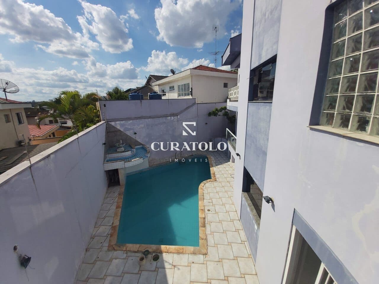 Moradia perfeita para a família: belíssimo sobrado em São Caetano do Sul de 450m2 com 4 suítes, Piscina, churrasqueira e ótima localização!