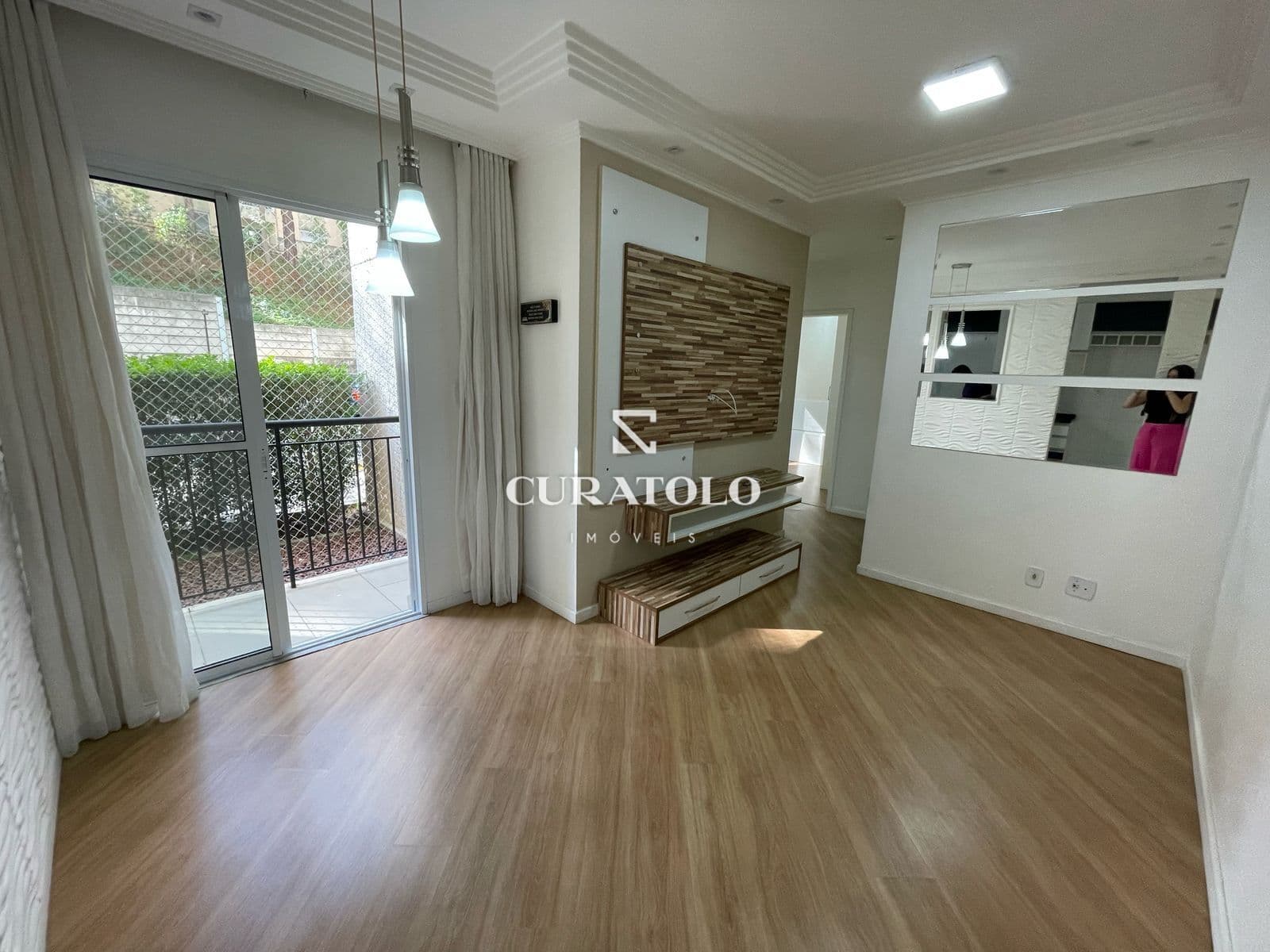 Apartamento à venda, de 2 quartos, varanda e 1 vaga no Parque São Lucas