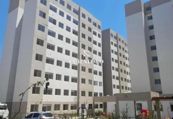 Apartamento à venda com 32 m², 2 quartos e vaga, Quinta das Paineiras, São Paulo.