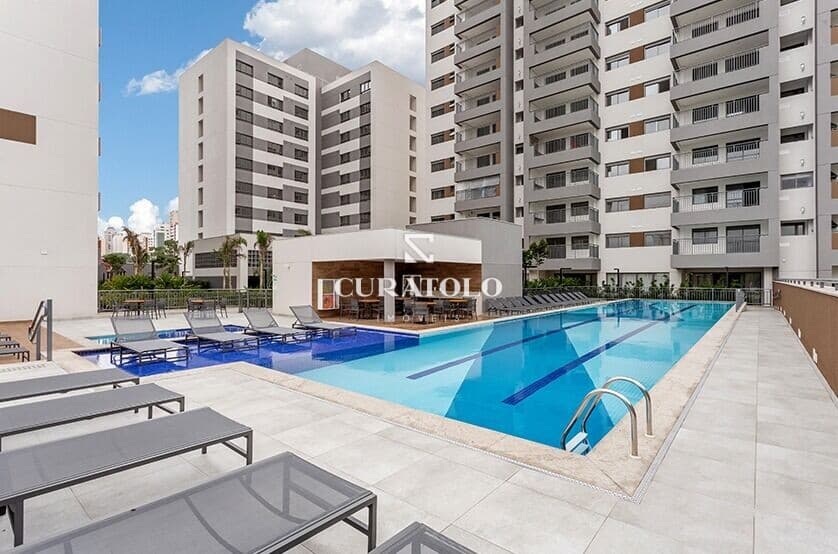 Seu novo lar no Tatuapé,more ao lado do Metrô Carrão: Apartamento de 2 Dorms com 1 Suíte, Varanda e Vaga em Condomínio Clube