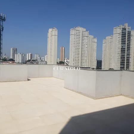 Apartamento duplex na Mooca com vaga demarcada livre e excelente localização, próximo à av Cassandoca. Prédio Novo, com 5 andares e elevador