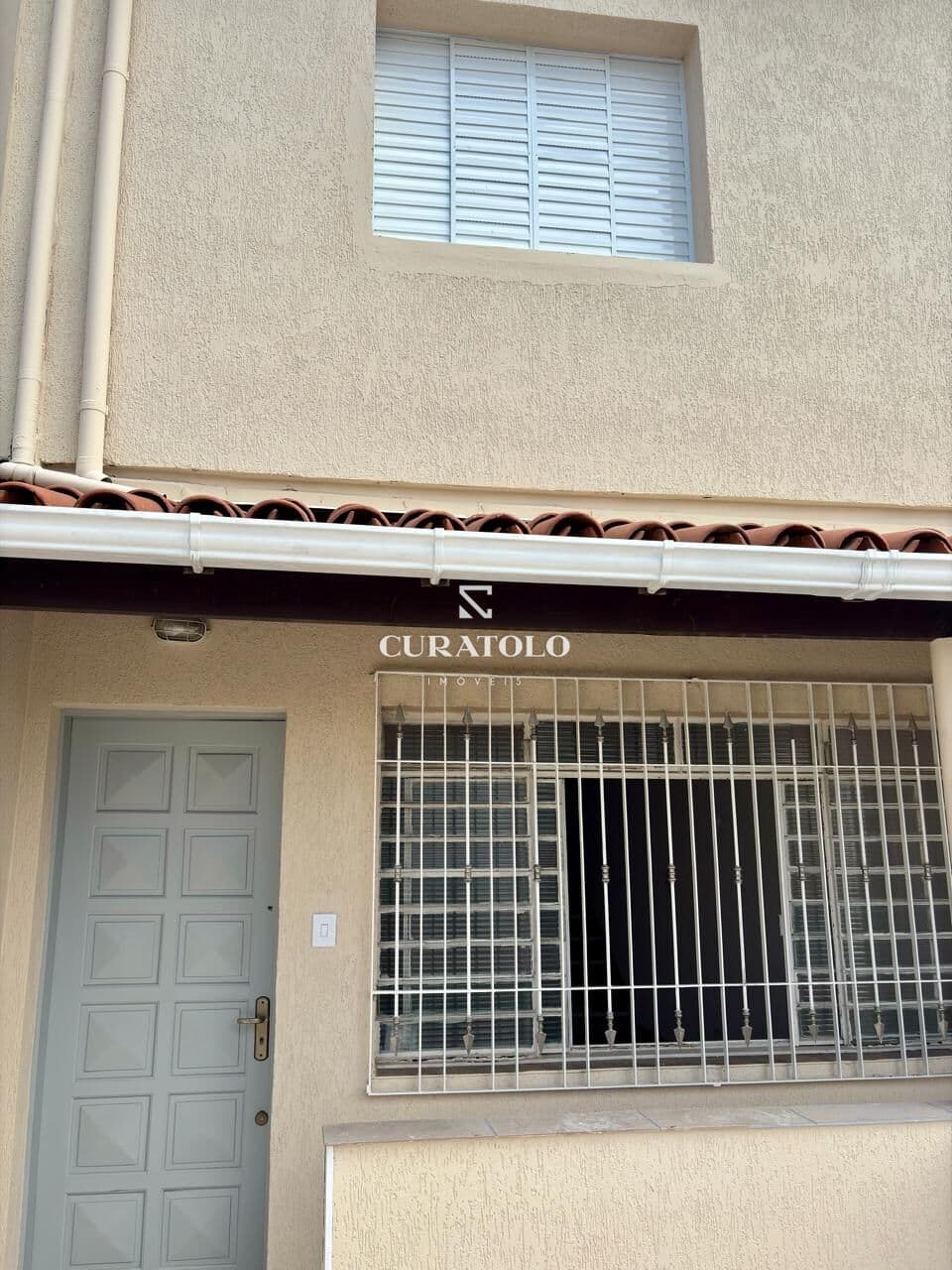 Conheça esta linda casa à venda no Parque Jabaquara, de amplos 132 m², com 2 quartos, varanda e 2 vagas, esta casa é perfeita para você e sua família.