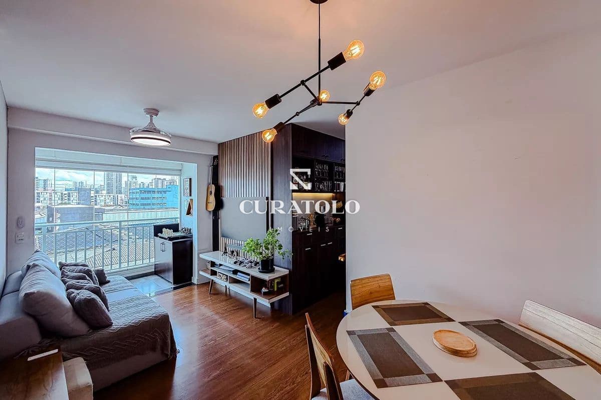 Apartamento à venda com 68 m², 3 quartos, varanda e 2 vagas, Vila Independência, São Paulo.