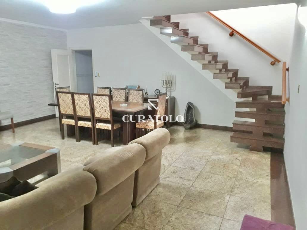 Casa/sobrado à venda com 350 m², 4 quartos, 5 vagas no Jardim Vila Graciosa, São Paulo.