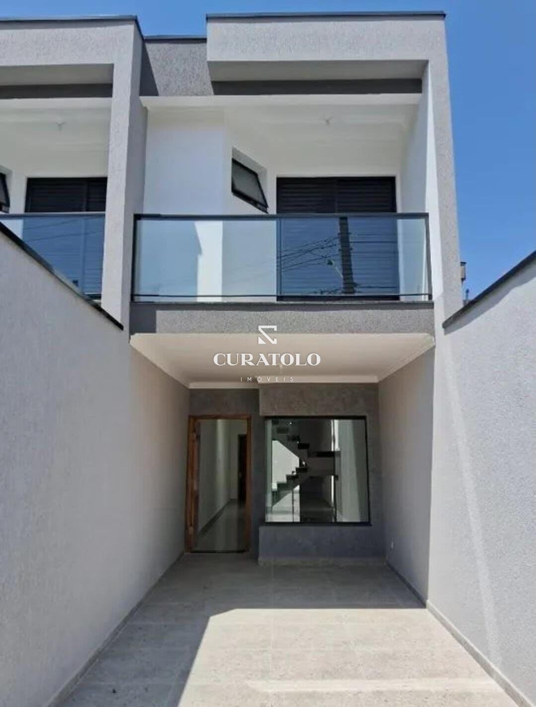 Moradia perfeita para sua família na Vila Alpina. Lindo sobrado novo com 3 Dorms, 2 Vagas e quintal