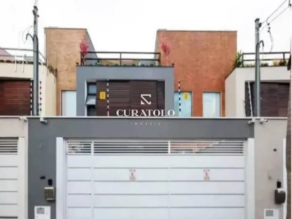 Moradia perfeita para a família: Sobrado com 2 quartos, sendo 2 Suítes, 2 vagas e área com churrasqueira e piscina na Vila Diva, Próx. a Estação Oratório
