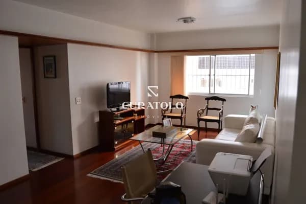 Apartamento à venda com 90 m², 2 suítes, vaga na Vila Madalena, São Paulo.