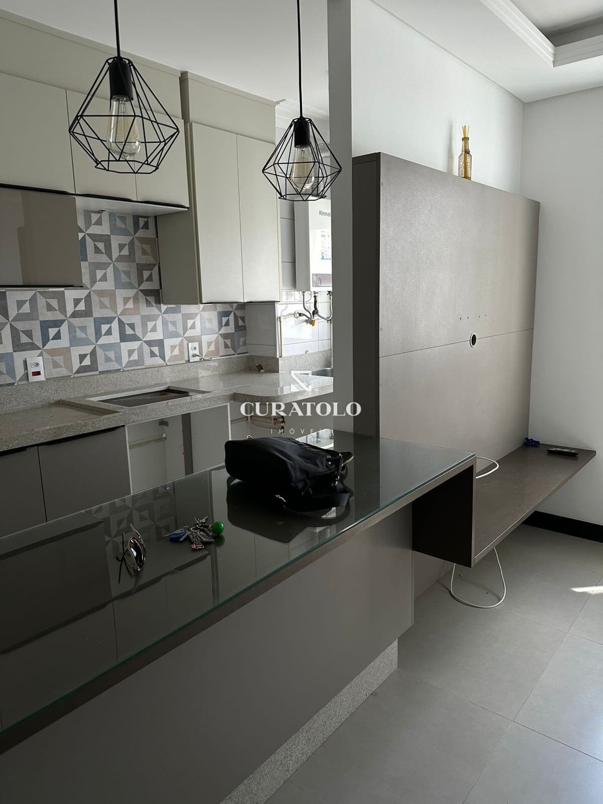 Seu novo apartamento na Vila Ema, ao lado da Estação São Lucas. Belíssimo apartamento de 2 Dorms, mobiliado e em condomínio com lazer e elevador.