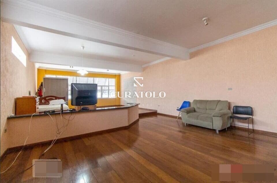 Oportunidade de Negócio: Prédio Comercial Pronto na Quarta Parada, com 425m² em Localização Estratégica