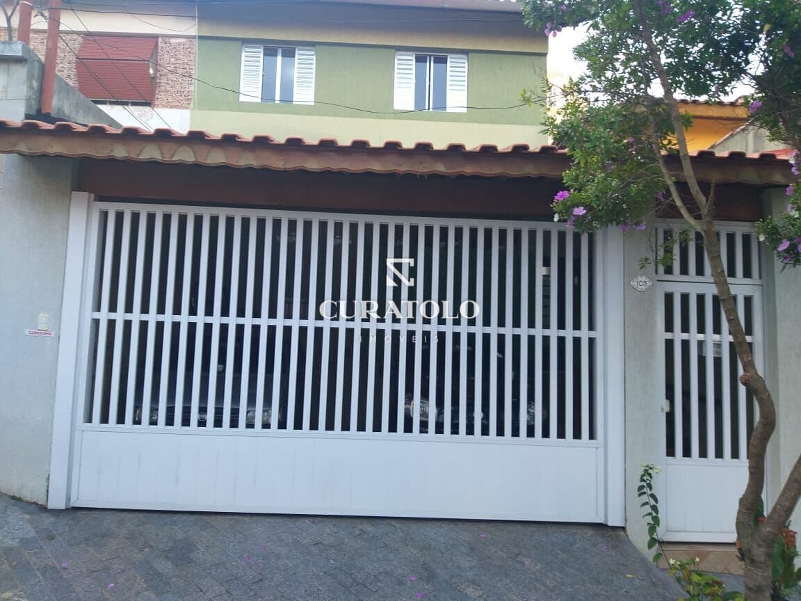 Moradia perfeita para a família: Sobrado com 3 quartos e 2 vagas cobertas em São Bernardo do Campo, ao lado da Av. Caminho do Mar