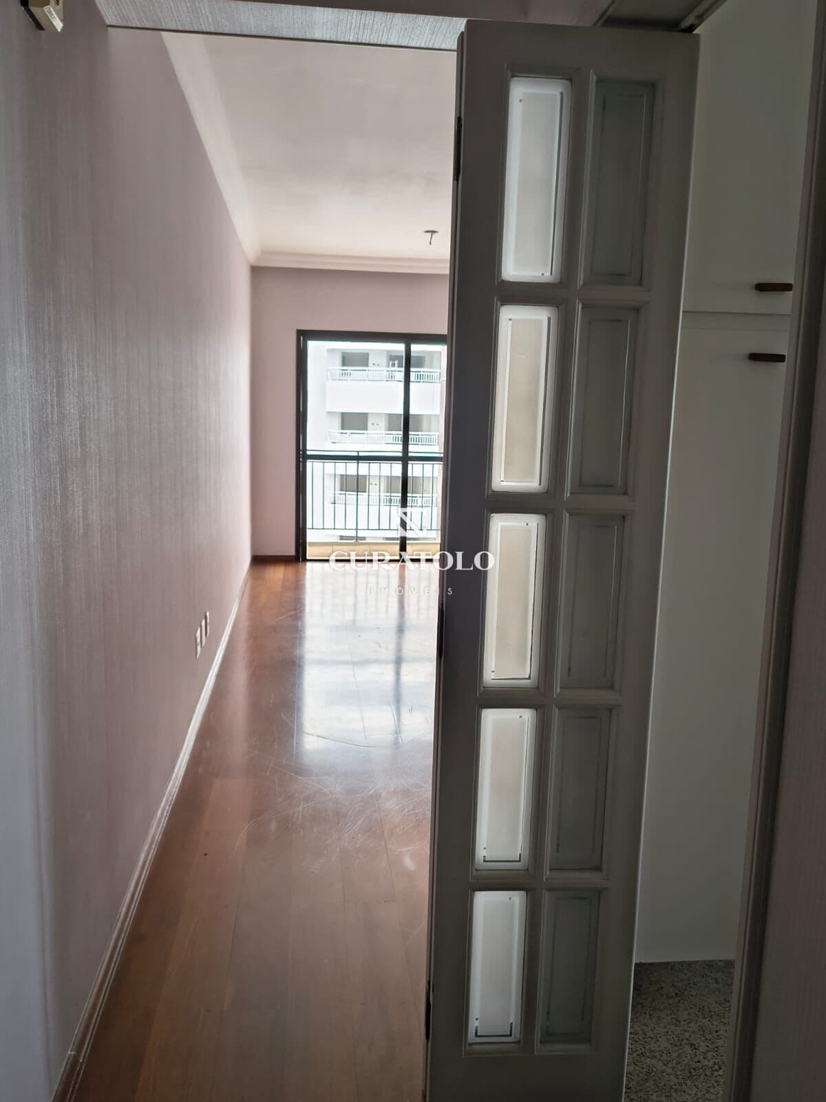 Apartamento à venda com 87 m², 3 quartos, 2 vagas e varanda no Tatuapé, São Paulo.