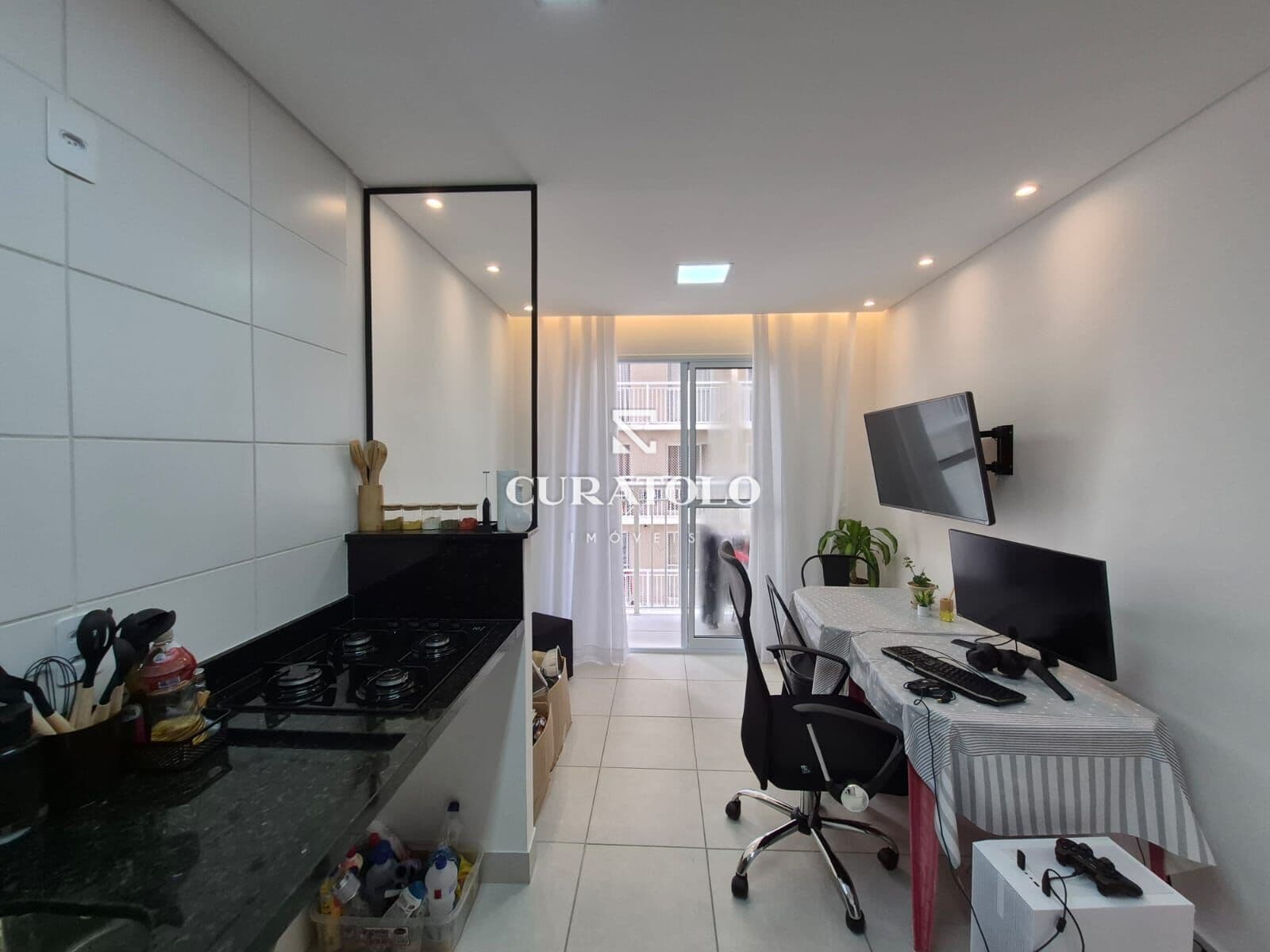 Apartamento à venda, de 2 quartos e varanda na Vila Ema