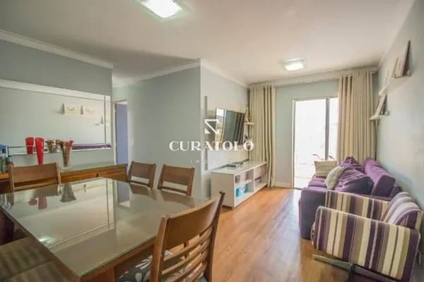 Apartamento à venda, de 2 quartos, 1 vaga e varanda na Vila Mascote