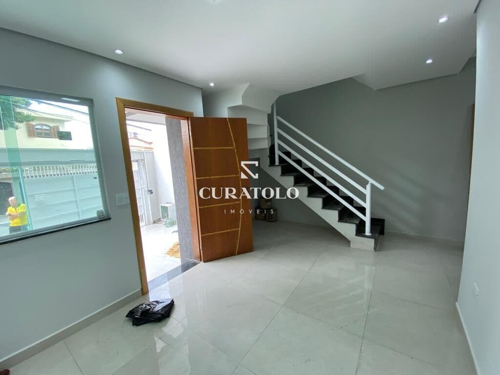 Casa sobrado à venda com 2 quartos e 1 vaga na Vila Curuçá, Santo André