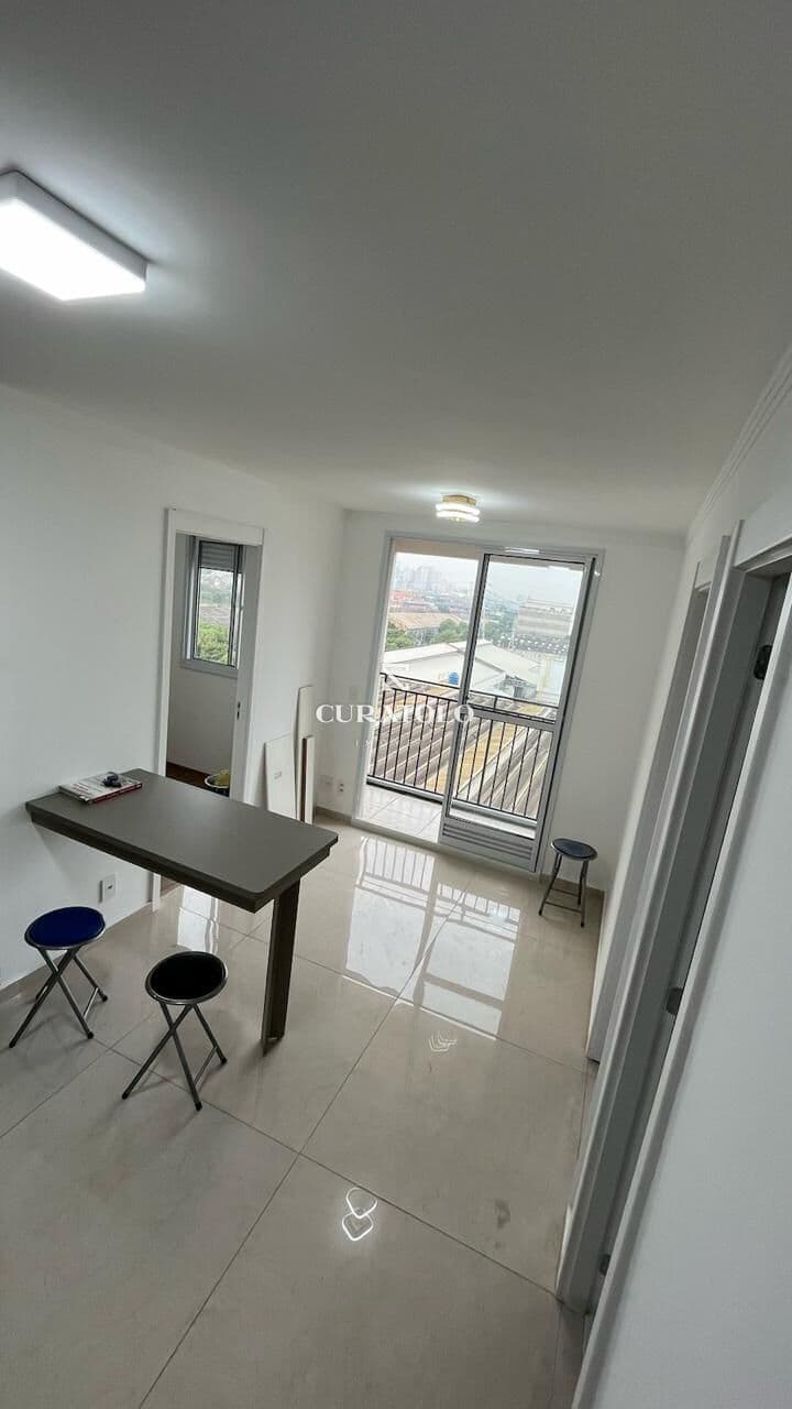 Apartamento à venda com 36 m², 2 quartos e varanda, Mooca, em São Paulo.