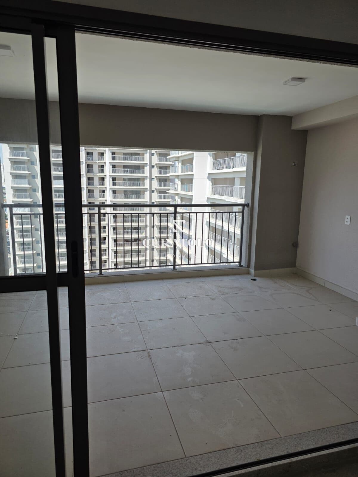 Apartamento à venda com 129 m², 3 suítes, varanda e 2 vagas no Tucuruvi, São Paulo.