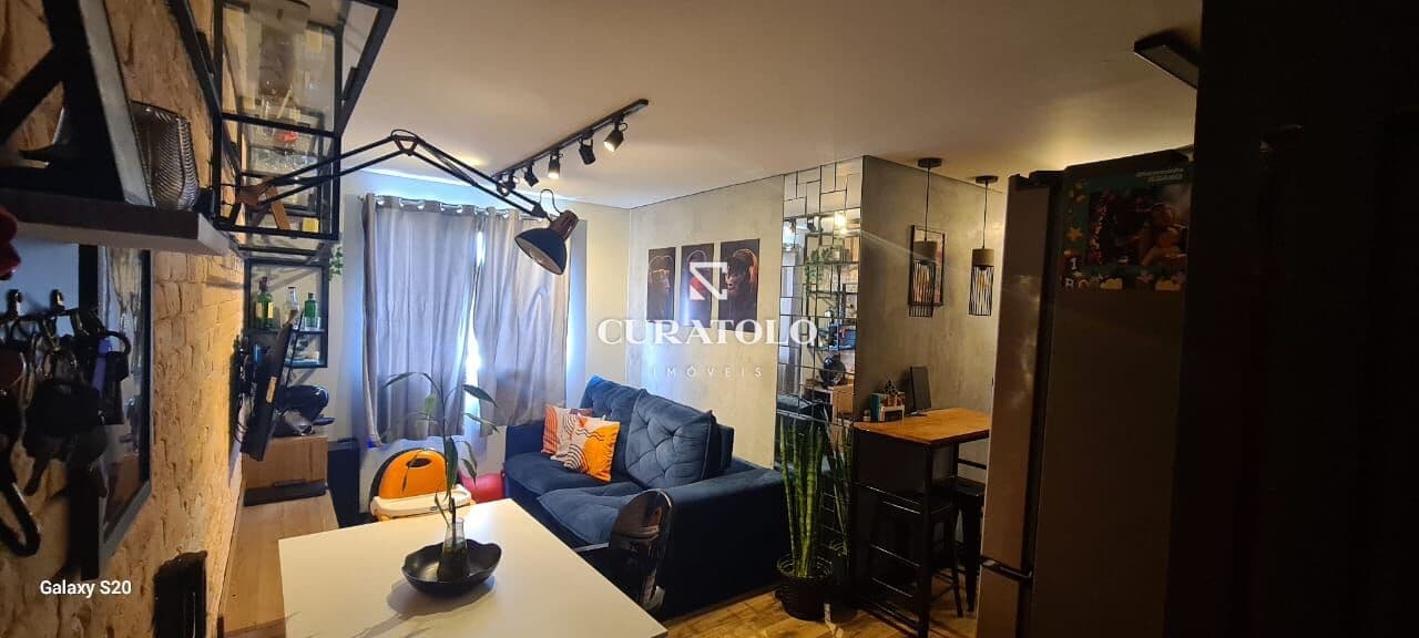 Apartamento à venda com 43 m², 2 quartos e vaga no Sítio da Figueira, São Paulo.