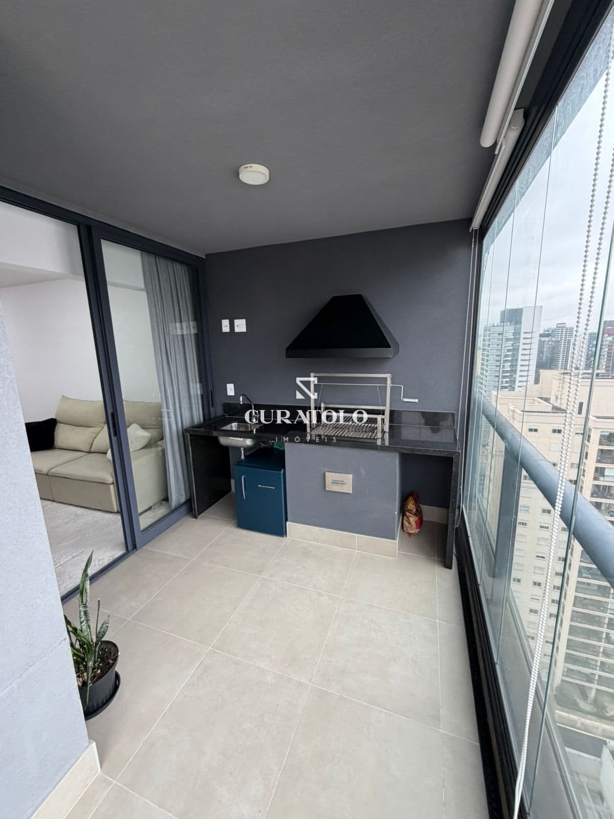 Apartamento à venda com 75 m², 3 quartos, varanda gourmet e 2 vagas, Perdizes, São Paulo.