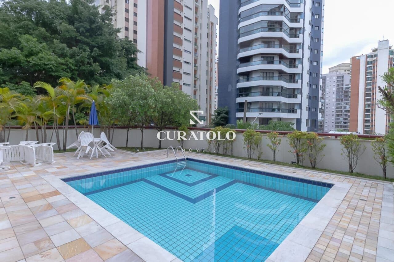 Seu novo lar na Vila Mariana, a 5 min do Metrô Chácara Klabin, amplo apartamento com 100 m², 4 quartos, 2 vagas, varanda e lazer completo