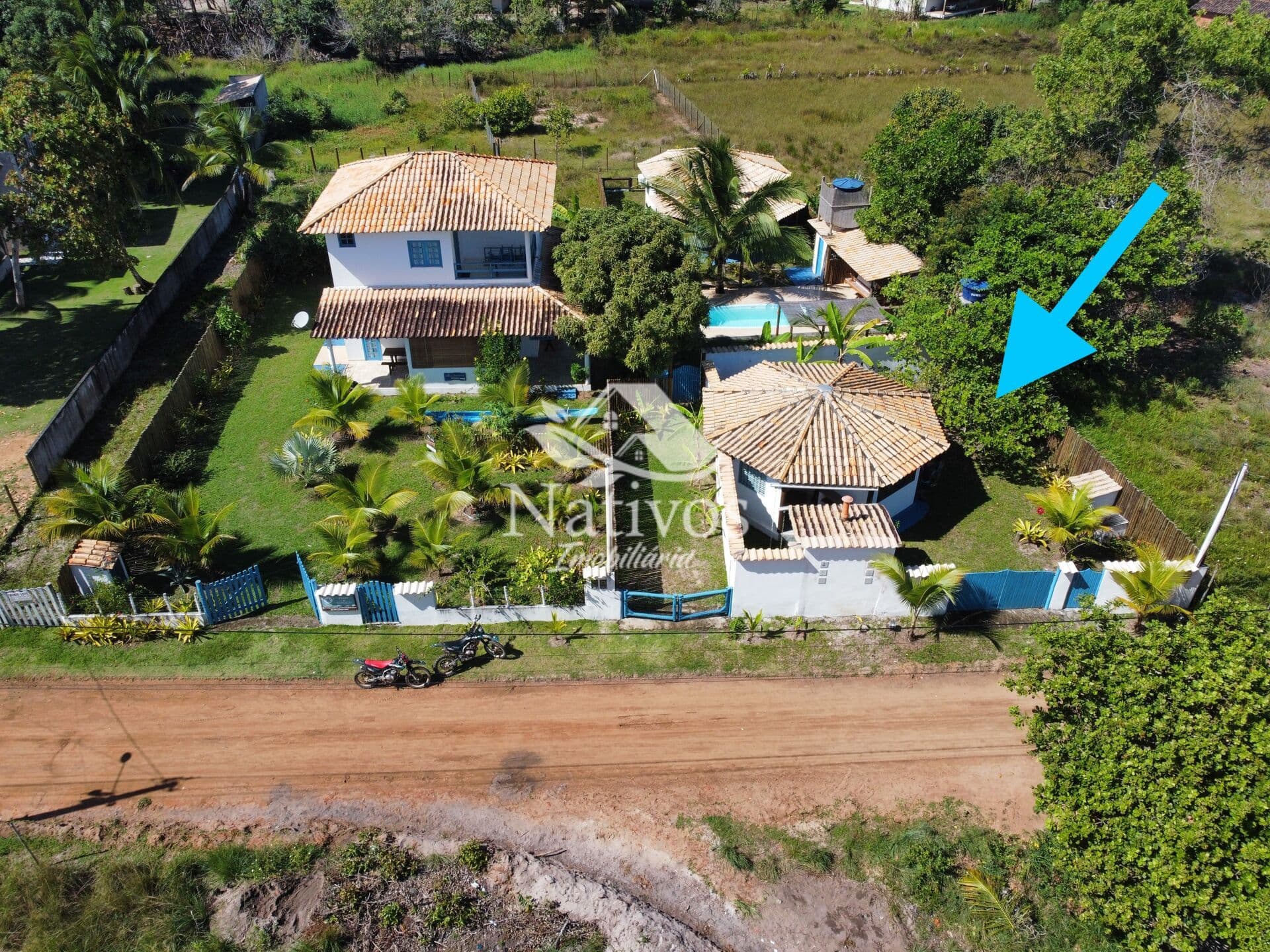 Charmosa propriedade com 2 chalés em Campinhos: Sua nova casa!