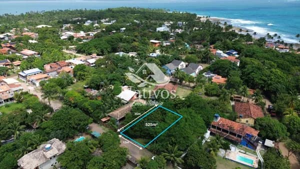 Terreno com 525m² nos Três Coqueiros