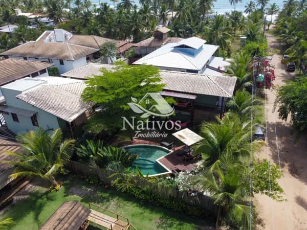 Casa de Alto Padrão a Poucos Passos do Mar em Taipu de Fora