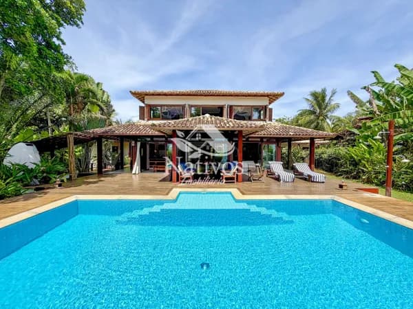 Casa de Alto Padrão Beira-Mar na Praia da Bombaça – Exclusividade e Sofisticação à Beira do Oceano
