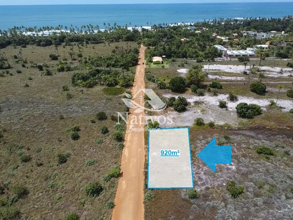 Lote com 920m² apenas 500m da praia