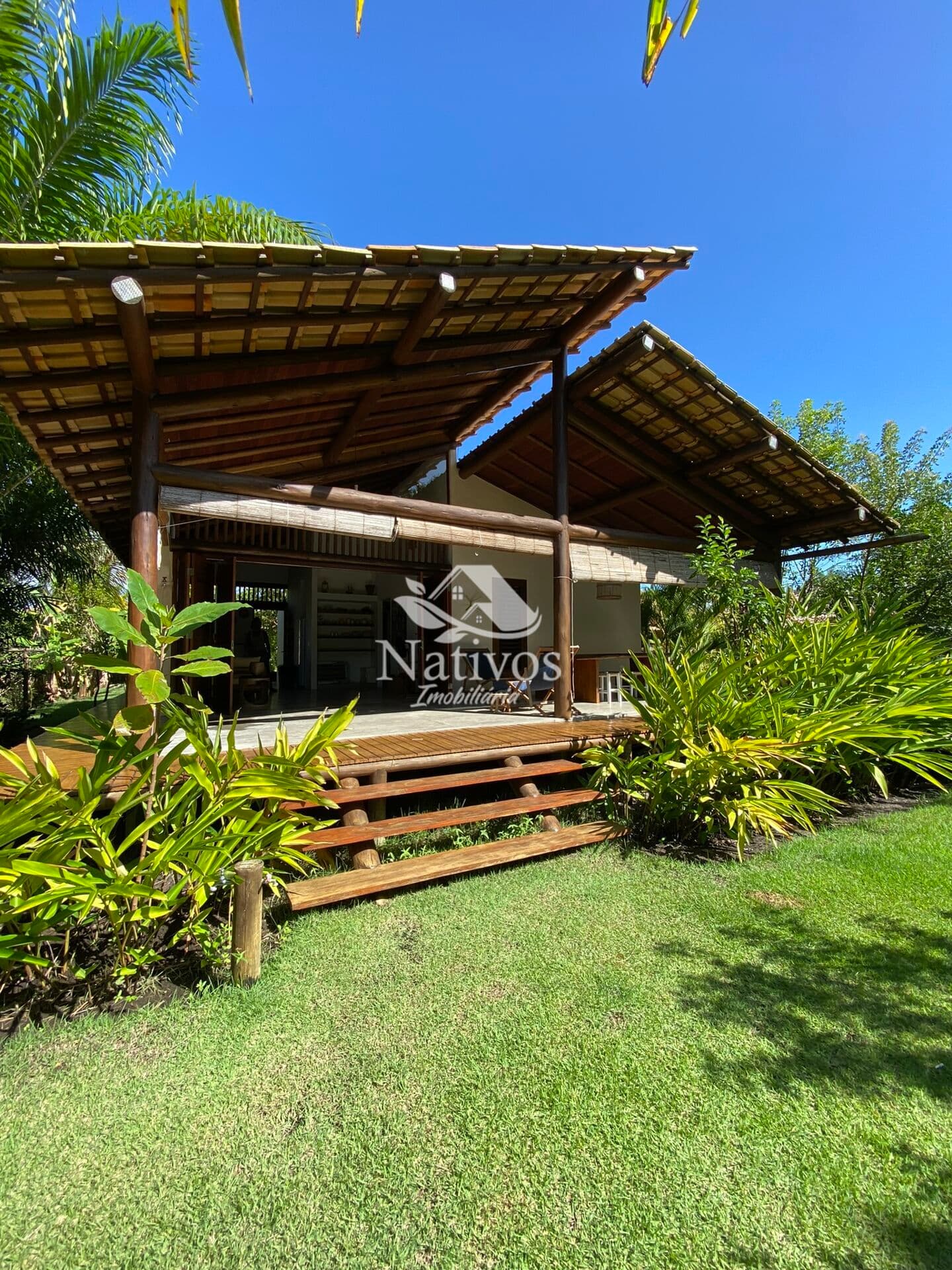 Duas casas, um só investimento: more em uma e rentabilize a outra em Barra Grande