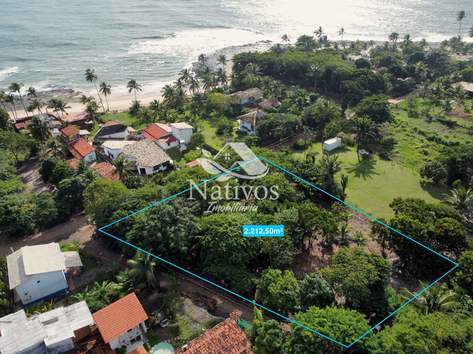 Oportunidade de Ouro: Lote de Esquina de 2.212,50m² na Praia dos Três Coqueiros