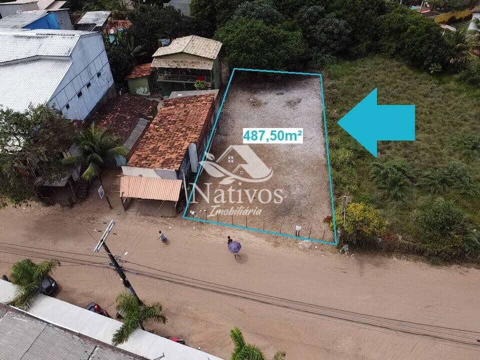 Lote comercial nos Três Coqueiros