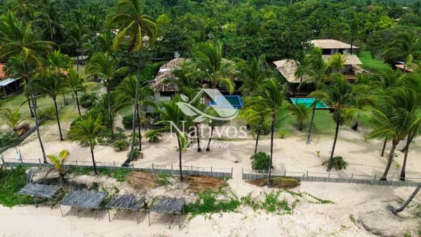 Casa beira mar no Cassange: onde o luxo encontra a natureza. E agora pode ser seu.