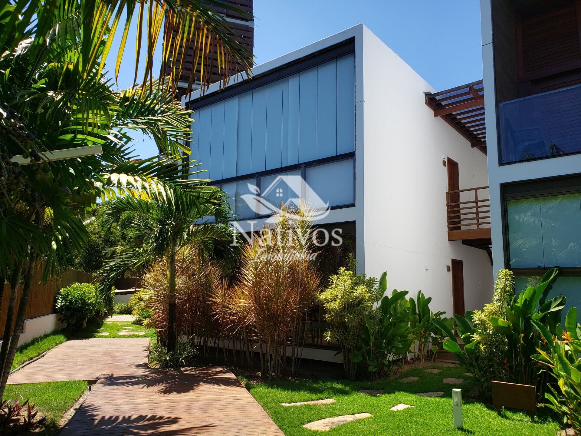 Apartamento em condomínio beira mar