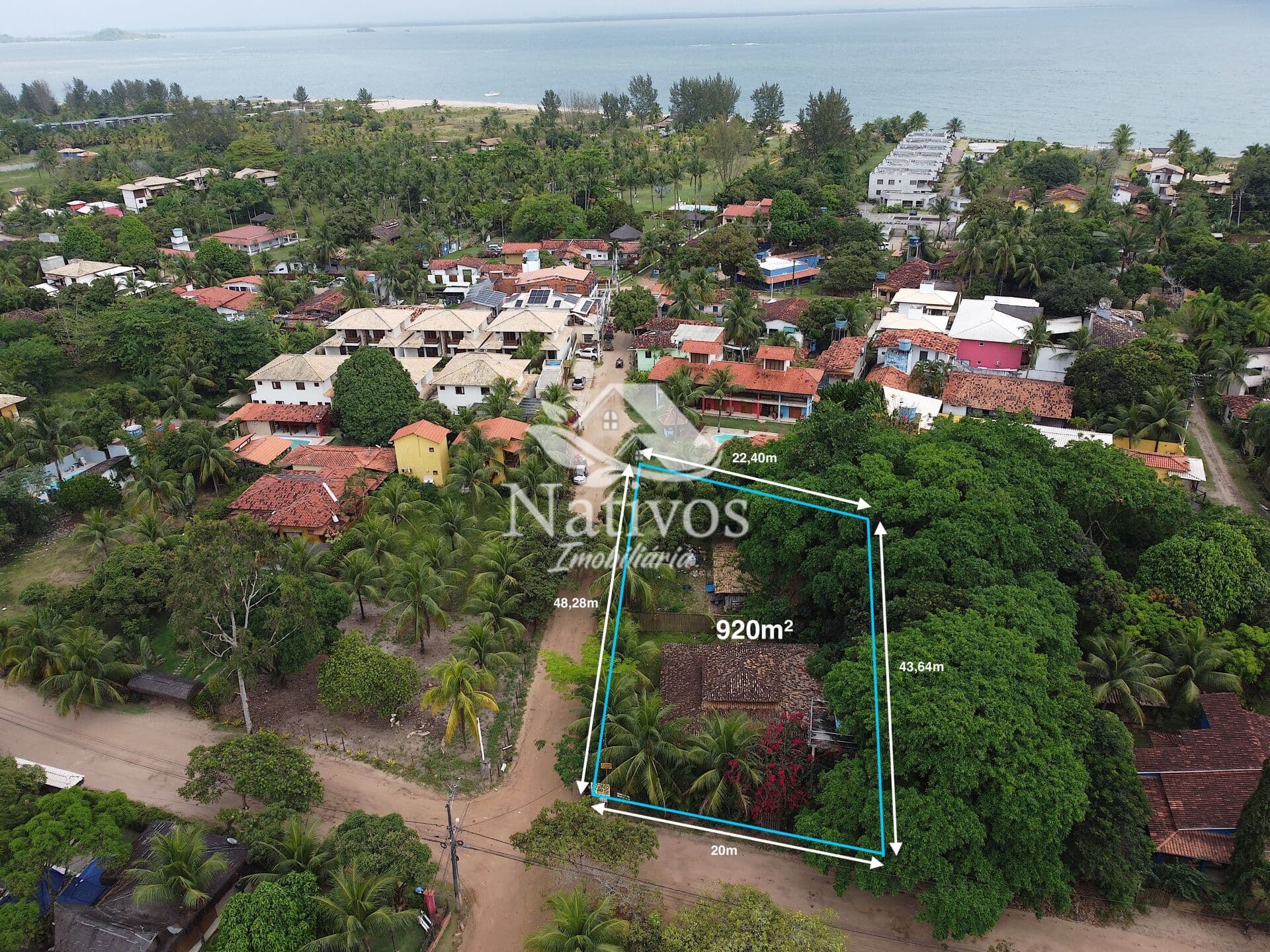 Oportunidade Exclusiva: Lote de Esquina a Poucos Metros do Mar, Perfeito para Empreendimentos!