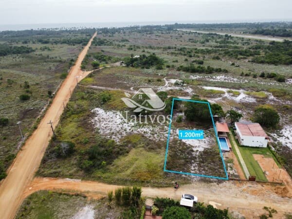 Terreno com 1.200m² na Praia da Bombaça