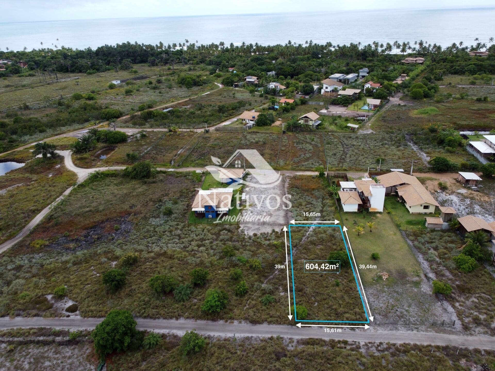Lote exclusivo de 604,42m² no Loteamento Vila Angélica – Praia da Bombaça!