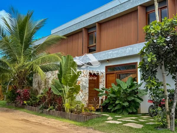 Desfrute do melhor da vida: Casa de alto padrão, a poucos metros das águas turquesas de Taipu de Fora!