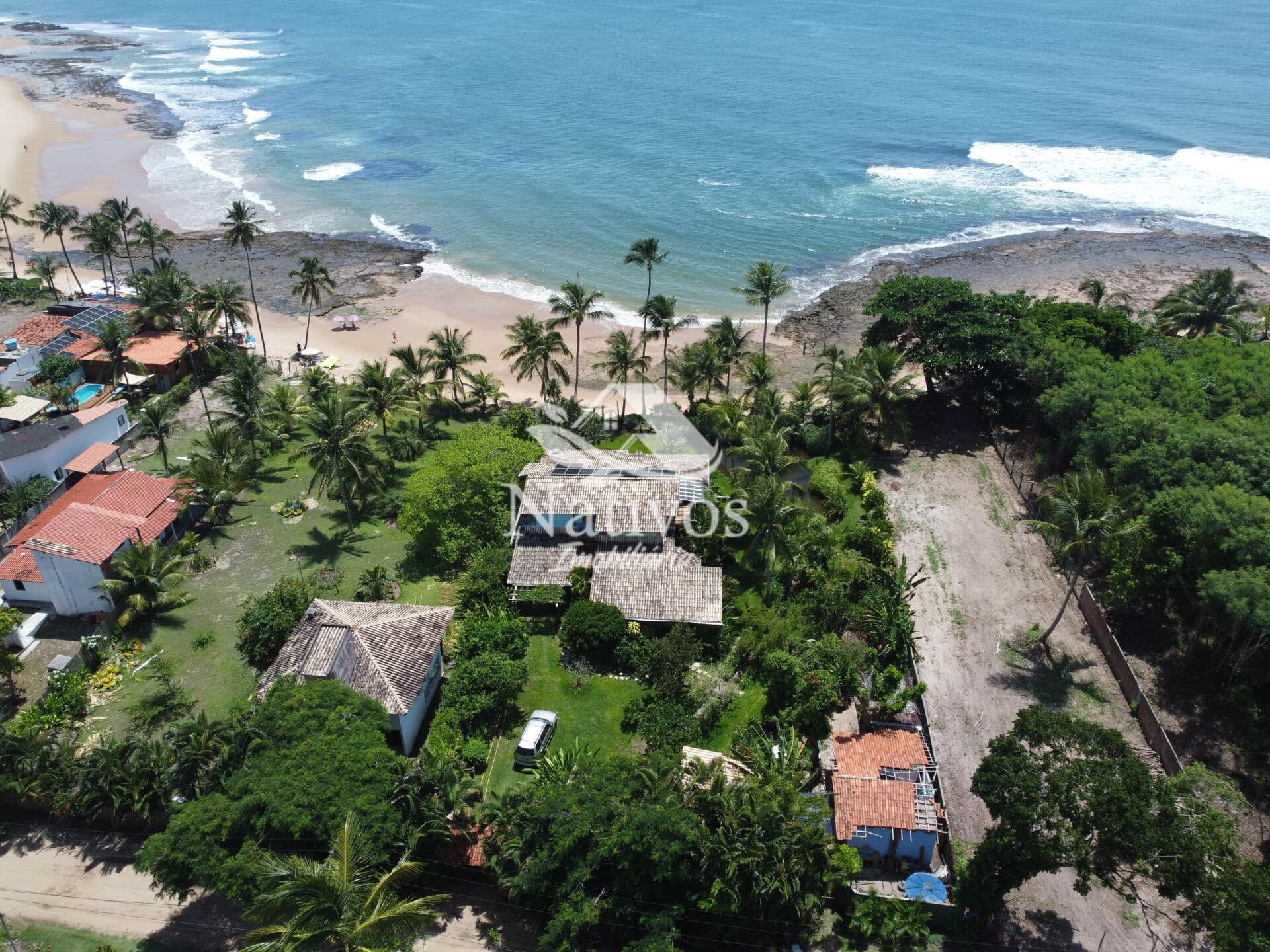 Viva o sonho à beira-mar: Casa deslumbrante com vista para as piscinas naturais dos Três Coqueiros!