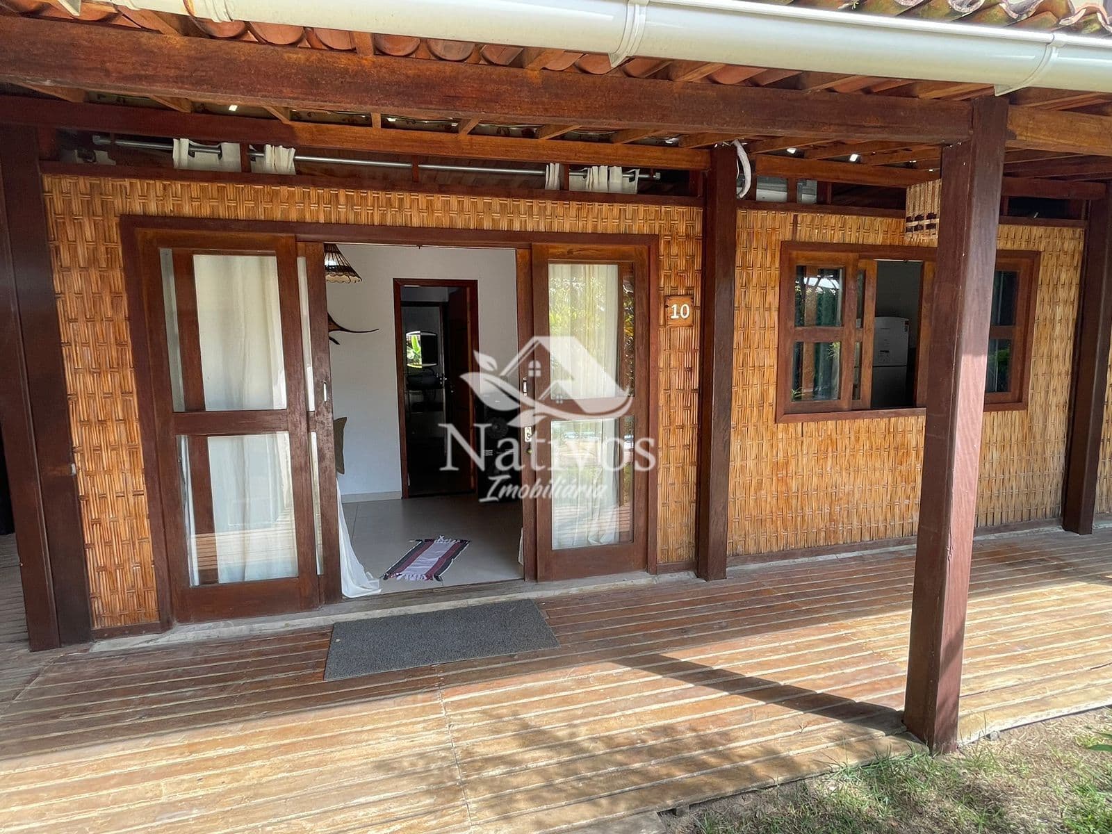 Apartamento em condomínio beira mar