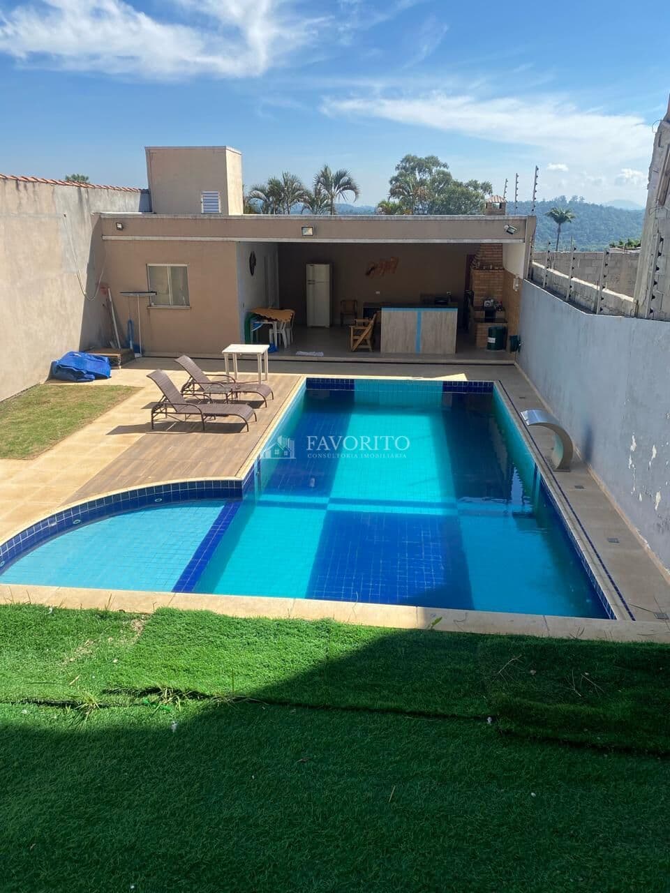 Casa com Piscina à venda no Jardim dos Pinheiros em Atibaia/SP