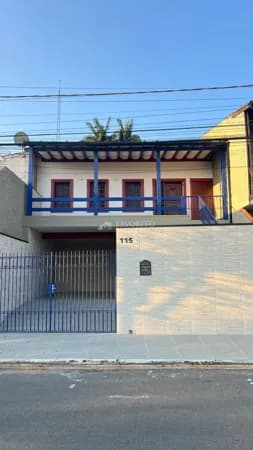 Casa com 3 dormitórios em Atibaia